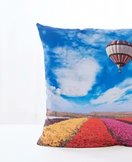 Dekoračné obliečky Carbotex Obliečka na vankúš 40 × 40 cm - Let balónom nad záhonmi-  -