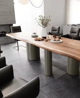 Jedálenské stoly DELIFE Jedálenský stôl Edge 300x100 XL akácia hnedá Troa kov titánová farba Live-Edge