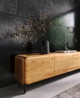 Televízne stolíky DELIFE TV stolík Shavani 220 cm akácia prírodná 4 dvierka podstava v tvare L kov čierna