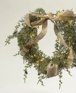 Vianočné dekorácie Závesný veniec LED Forest Charm 50 cm
