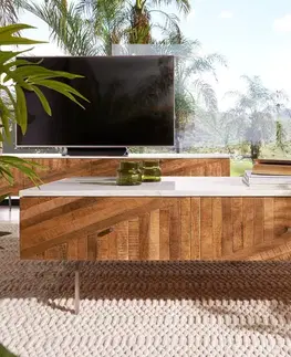 Konferenčné stolíky DELIFE Konferenčný stolík Bahan 115x60 cm mango teak 2 zásuvky mramorová doska biela podstava v tvare L nerezová oceľ