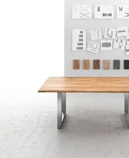 Jedálenské stoly DELIFE Jedálenský stôl Edge 200x100 akácia prírodná nerezová oceľ široký Live-Edge