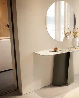 Konzolové stolíky DELIFE Konzolový stolík Edge zaoblený tvar 140×40 cm keramika Calacatta Luxe bielo-zlato-šedá Livos kov titánová farba