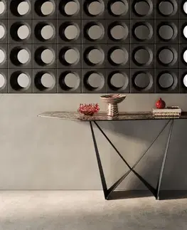 Konzolové stolíky DELIFE Konzolový stolík Edge polygonálny 180×50 cm keramika Emperador Extra Lucidato tmavohnedá Spios kov čierna