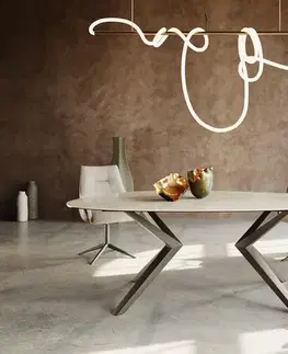Jedálenské stoly DELIFE Jedálenský stôl Edge oválny 220x120 keramika Iris FMG Onice Oro Zenthara hranatý kov efektová povrchová úprava titánová