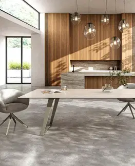 Jedálenské stoly DELIFE Jedálenský stôl Edge 300x100 cm keramika Laminam® Travertino Bianco bielo-krémová kovová skosená Titánová farba