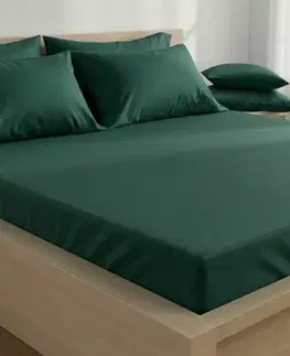 Plachty Kvalitex Saténové prestieradlo s gumou tmavozelená, 140 x 200 cm