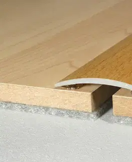 Přechodové lišty a profily Prechodový profil 40 mm, oblý (samolepiaci) | nivelácia 0 - 6 mm Dub rustical P62