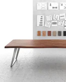 Jedálenské stoly DELIFE Jedálenský stôl Edge 300x100 cm XL akácia hnedá nerezová oceľ strieborná skosený Live-Edge