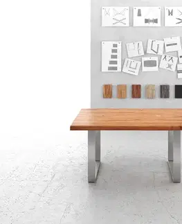 Jedálenské stoly DELIFE Jedálenský stôl Edge 160x90 cm XL akácia prírodná nerezová oceľ úzky Live-Edge