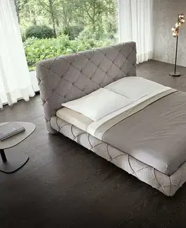 Čalúnené postele DELIFE Čalúnená posteľ Nayara 180x200 cm bouclé strieborno sivá