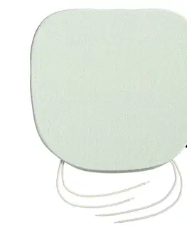 Sedáky Boris s viazaním