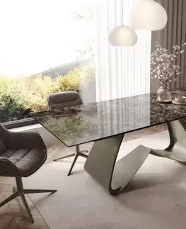Jedálenské stoly DELIFE Jedálenský stôl Edge 180-220x100 keramika Laminam® Emperador Extra Lucidato tmavohnedá podstava v tvare W titánová farba rozkladací