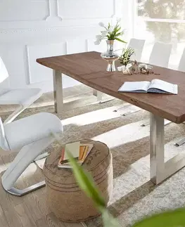Jedálenské stoly DELIFE Jedálenský stôl Edge 300x100 XL akácia hnedá nerezová oceľ široký Live-Edge