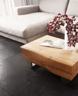 Konferenčné stolíky DELIFE Konferenčný stolík New Live-Edge 80x60 cm akácia prírodná 2 zásuvky tenká podstava nerezová oceľ kefovaná