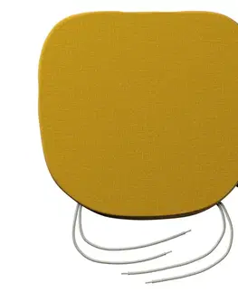 Sedáky Boris s viazaním