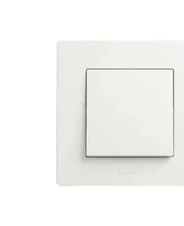 Predlžovacie káble Legrand - Jednopólový vypínač č. 1 s rámikom NILOE STEP biela LR0060+LR0054