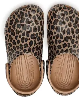 Šľapky Crocs Classic Clog Animal Sepia Veľkosť: 42-43 EUR