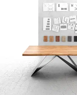 Jedálenské stoly DELIFE Jedálenský stôl Edge 200x100 XL akácia prírodná podstava v tvare V plochá oceľ čierna Live-Edge