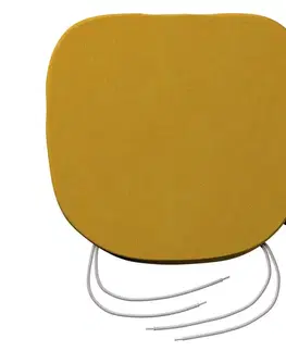 Sedáky Boris s viazaním