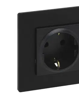 Predlžovacie káble Legrand - Domová zásuvka SCHUKO s rámikom 250V/16A NILOE STEP čierna LR0044+LR0116