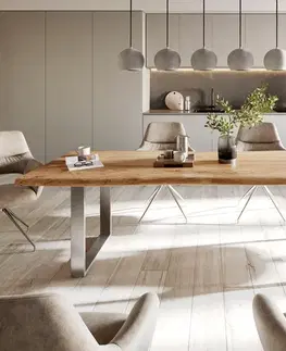 Jedálenské stoly DELIFE Jedálenský stôl Edge 260x100 akácia prírodná nerezová oceľ úzky Live-Edge