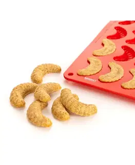 Formy na pečenie Banquet Forma na rohlíčky silikónová Culinaria Red, 