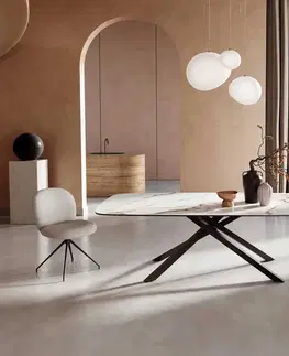 Jedálenské stoly DELIFE Jedálenský stôl Edge zaoblený tvar 240x120 keramika Calacatta Luxe bielo-zlato-šedá krížová podstava hranatý čierna
