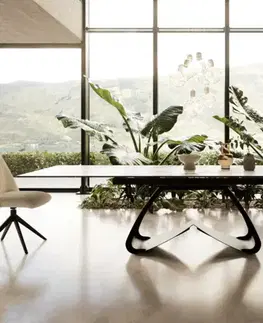 Jedálenské stoly DELIFE Jedálenský stôl Edge 200-300x100 keramika Calacatta Luxe bielo-zlato-šedá podstava v tvare W čierna rozkladací