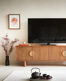 Televízne stolíky DELIFE TV stolík Surimu 175 cm akácia svetlohnedá 4 dvierka korková rukoväť drevené nohy