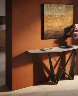 Konzolové stolíky DELIFE Konzolový stolík Edge polygonálny 180×50 cm keramika Laminam® Travertino Bianco krémovo biela Spios kov titánová farba efekt