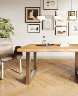 Jedálenské stoly DELIFE Jedálenský stôl Edge 140x90 XL akácia prírodná nerezová oceľ široký Live-Edge