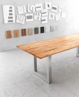 Jedálenské stoly DELIFE Jedálenský stôl Edge 240x100 cm akácia prírodná nerezová oceľ široký Live-Edge
