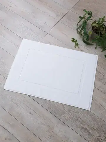 Kúpeľňové predložky MKLozkoviny.sk Hotelová kúpeľňová predložka 50 x 70 cm - Elin