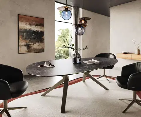 Jedálenské stoly DELIFE Jedálenský stôl Edge oválny 220x120 keramika Laminam® Nero Greco antracitová Zenthara hranatý kov efektová povrchová úprava titánová