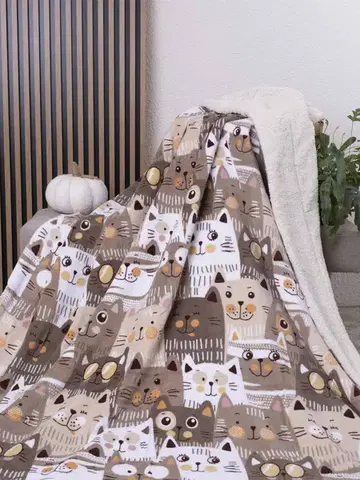 Deky MKLozkoviny.sk Baránková deka mikroplyš Exclusive 150 × 200 cm – Mačacia invázia