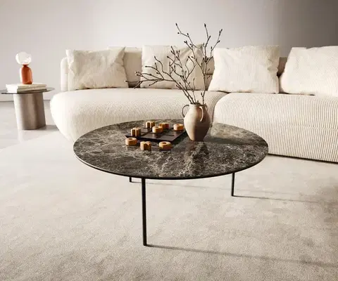 Konferenčné stolíky DELIFE Konferenčný stolík Edge okrúhly 90x90 cm keramika Laminam® Emperador Extra Lucidato tmavohnedá Trive kov čierna