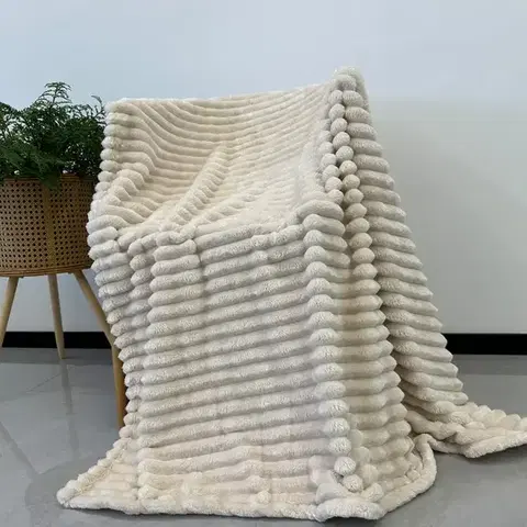 Ozdobné prikrývky Deka Nicola CL2617 130x170 cm svetlobéžová