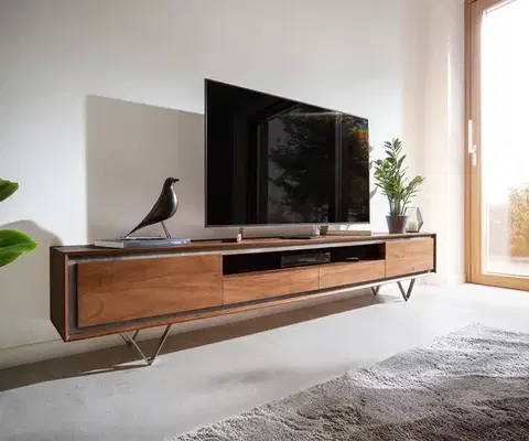 Televízne stolíky DELIFE TV stolík Stonegrace 240 cm akácia hnedá 2 dvierka 2 zásuvky 1 priehradka kamenná dyha podstava v tvare V čierna