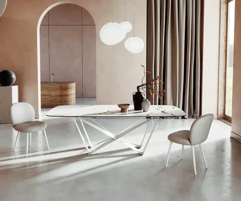 Jedálenské stoly DELIFE Jedálenský stôl Edge zaoblený tvar 240x120 cm keramika Calacatta Luxe bielo-zlato-šedá Spider kov biela