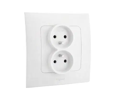 Predlžovacie káble Legrand - Dvojitá domová zásuvka 250V/16A s rámikom NILOE biela LR0028+LR0018