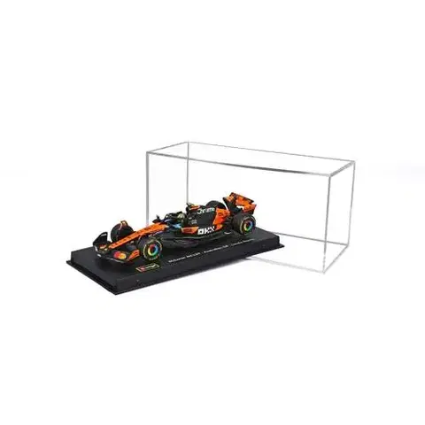 Autíčka a dopravné prostriedky BBurago Bburago Formula 1 McLaren MCL39 č. 4 Lando Norris v dekoratívnom boxe – mierka 1:43