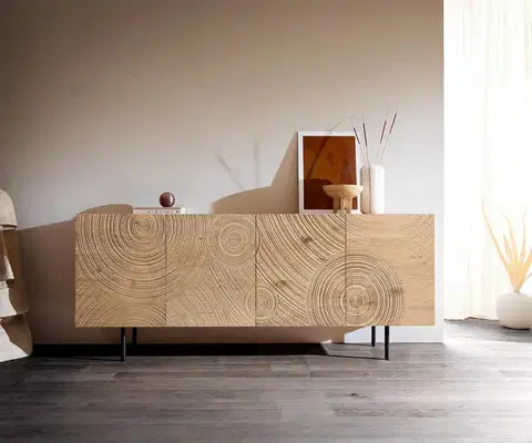 Komody DELIFE Komoda Ashara 200 cm dub prírodná 3D efekt 4 dvierka okrúhla podstava kov čierna