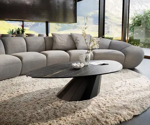 Konferenčné stolíky DELIFE Konferenčný stolík Edge organický 140x76 cm keramika Laminam® Noir Desir hnedá Parabi kov čierna