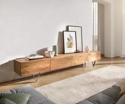 Televízne stolíky DELIFE TV stolík Wyatt 220 cm akácia prírodná 4 zásuvky podstava v tvare V nerezová oceľ