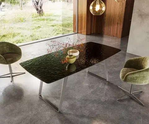 Jedálenské stoly DELIFE Jedálenský stôl Edge zaoblený tvar 200x100 reliéfne sklo dymovo čierna 3D dizajn nerezová oceľ skosený