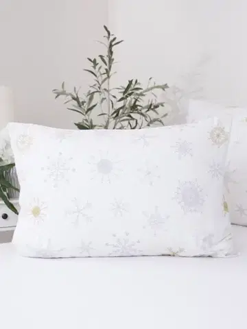 Dekoračné obliečky MKLozkoviny.sk Flanelová obliečka na vankúš 50 x 70 cm - Frozen biele-  -