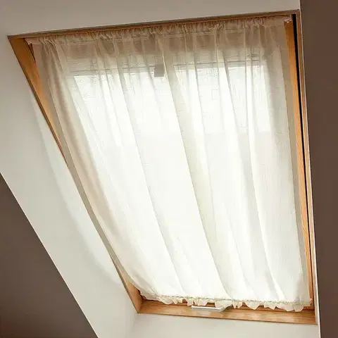 Závesy Záves na strešné okno