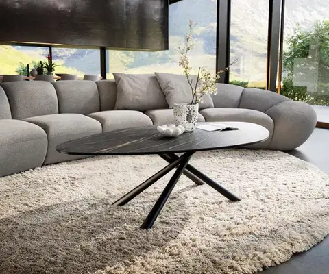 Konferenčné stolíky DELIFE Konferenčný stolík Edge organický 140x76 cm keramika Laminam® Noir Desir hnedá Sarity kov čierna