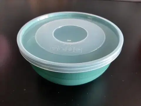 Misy a misky Kinekus Miska s krytom plastová 1,2 L mix farieb